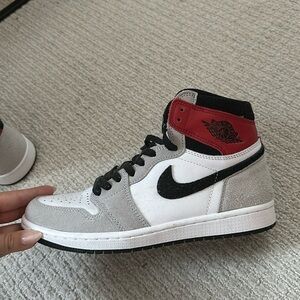 2020  Air Jordan 1 Retro High OG 'Smoke Grey